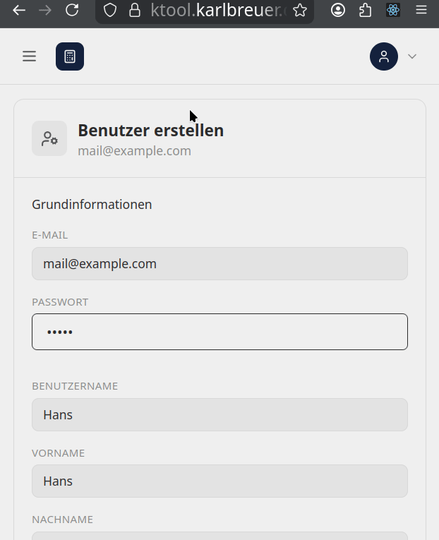 Admin-Oberfläche: Nutzer wird einer Gruppe zugewiesen, Berechtigungen ändern sich sofort.